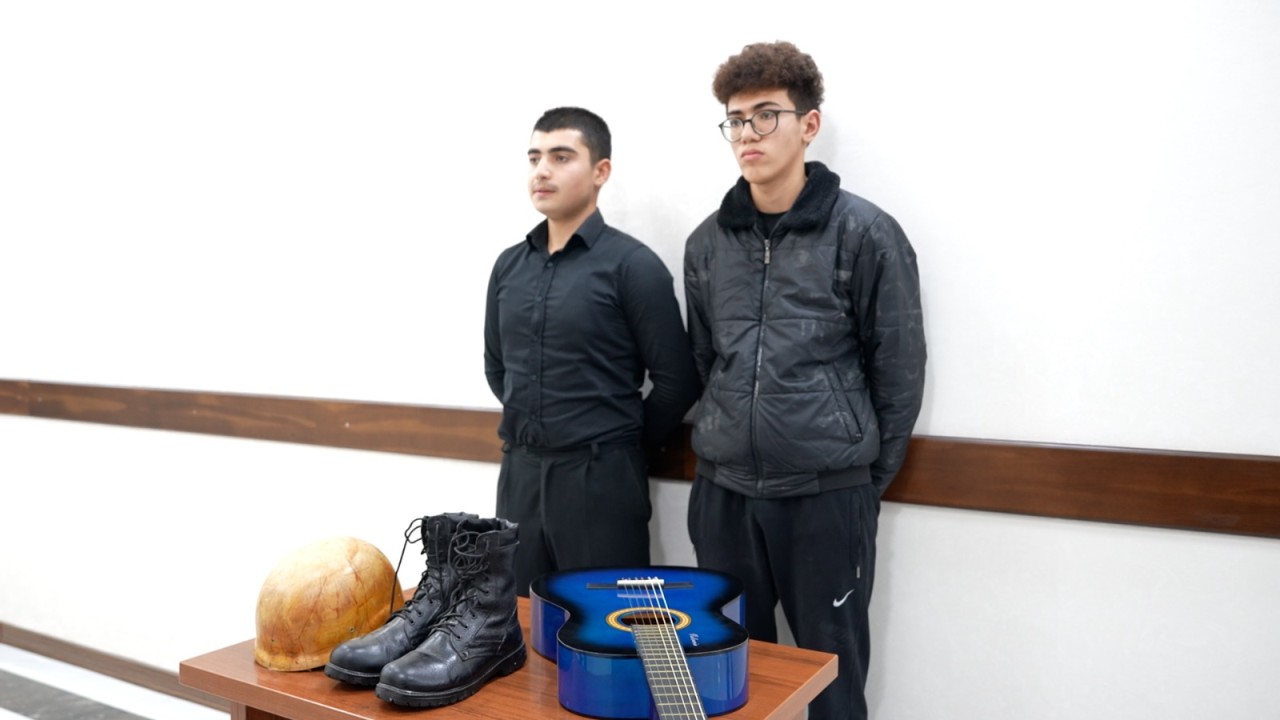 Sabunçuda şəhid məzarlarından oğurluq edən şəxslər saxlanıldılar (FOTO/VİDEO)